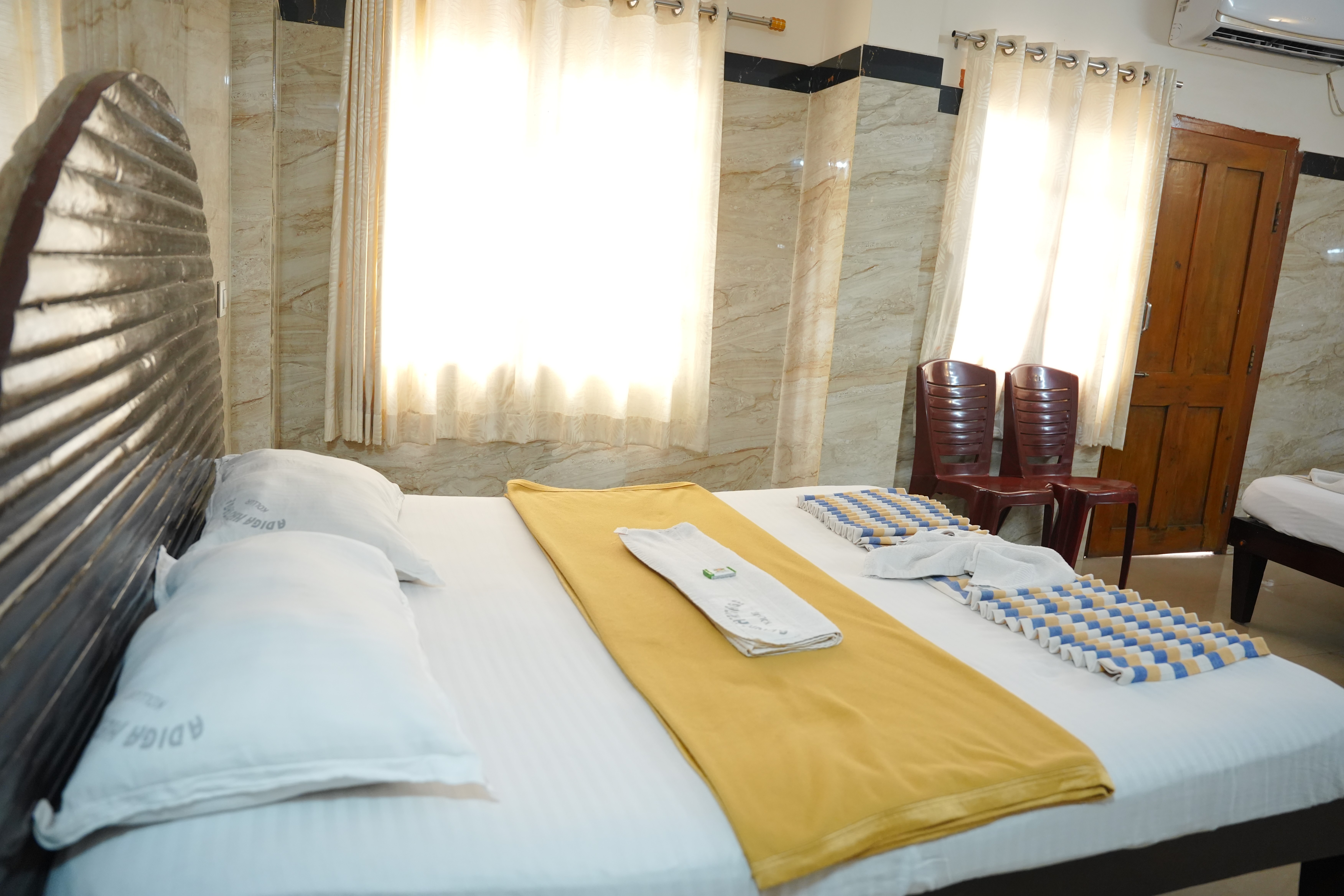 AC Six Bed